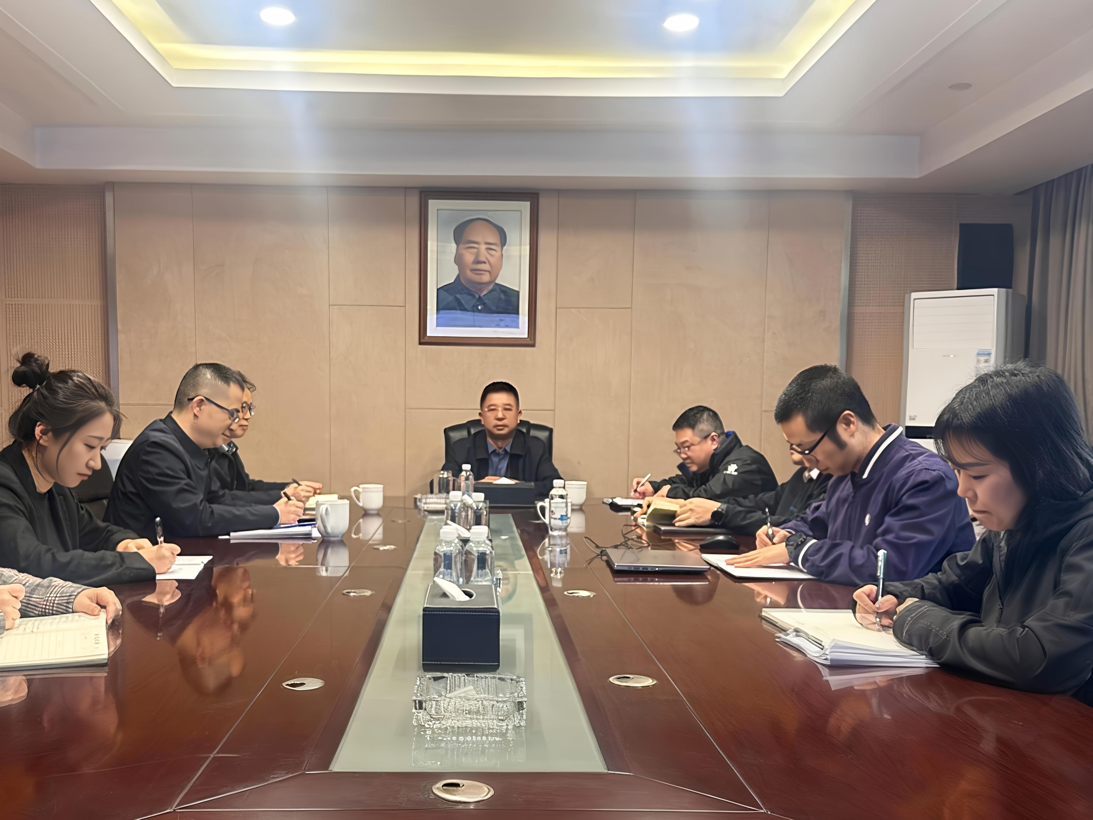 湖南發(fā)展召開四季度風(fēng)險(xiǎn)研判會(huì)，強(qiáng)化風(fēng)險(xiǎn)防控?cái)Q緊“安全閥”